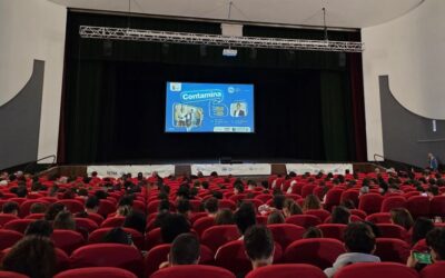 “Contamina”, oltre 400 studenti a confronto con Luca Mazzucchelli sul futuro